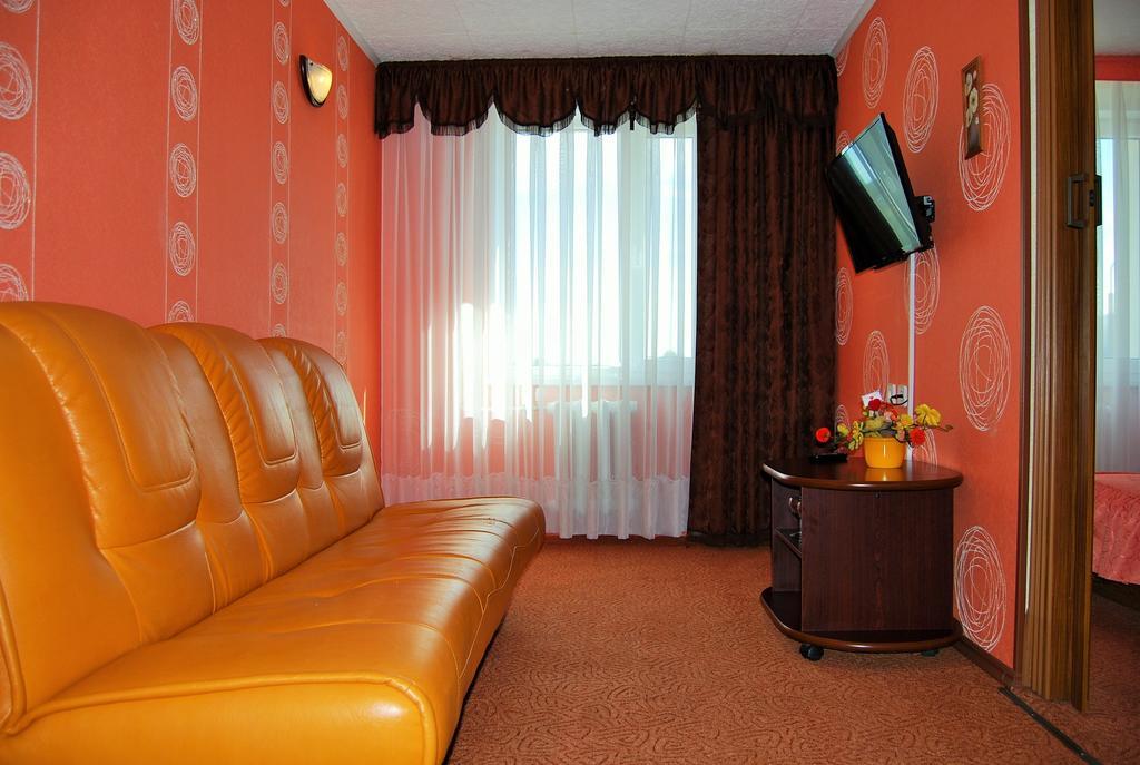 Riverside Motel Jelgava Quarto foto